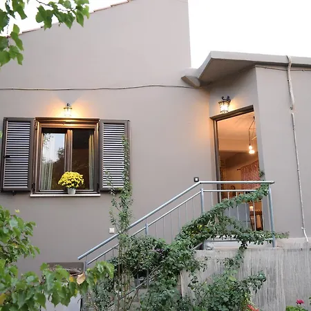 Portreto Villa Kambanos